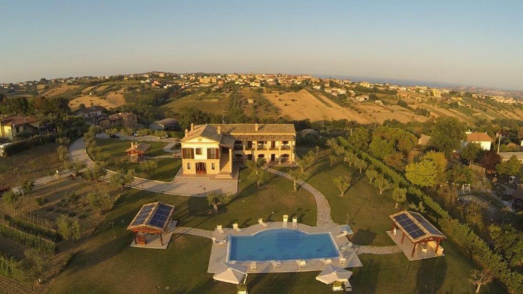 Residence Colle Veroni Mosciano Sant'Angelo Exterior photo